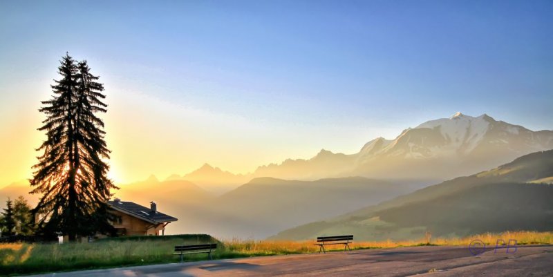 Lever de soleil sur les hauteurs de Combloux
